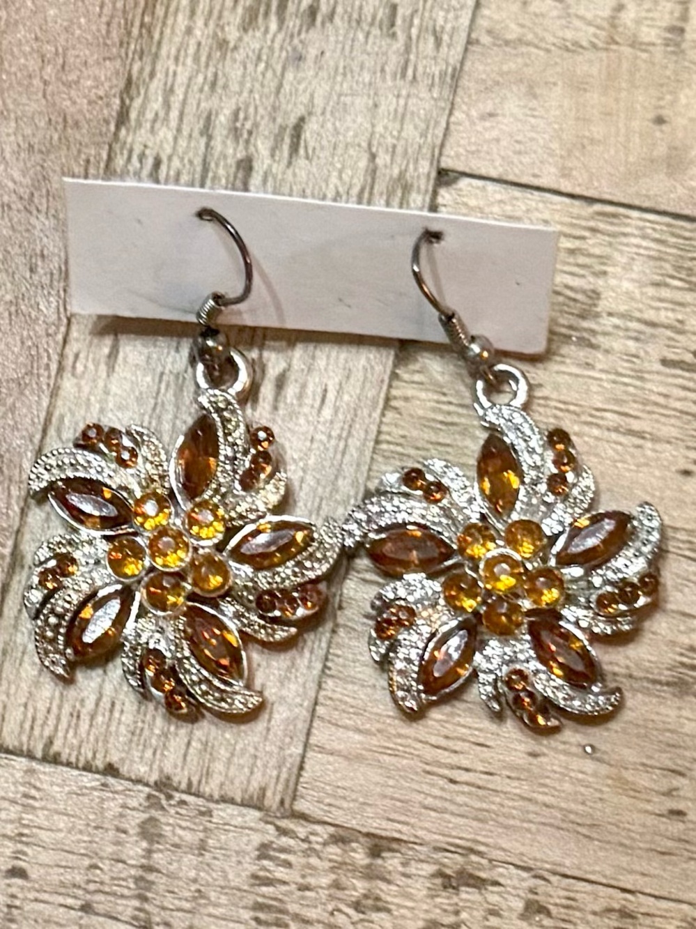 Vtg Style (Era unconfirmed) Amber Rhinestone Flower Dangle Earrings Silver Tone
